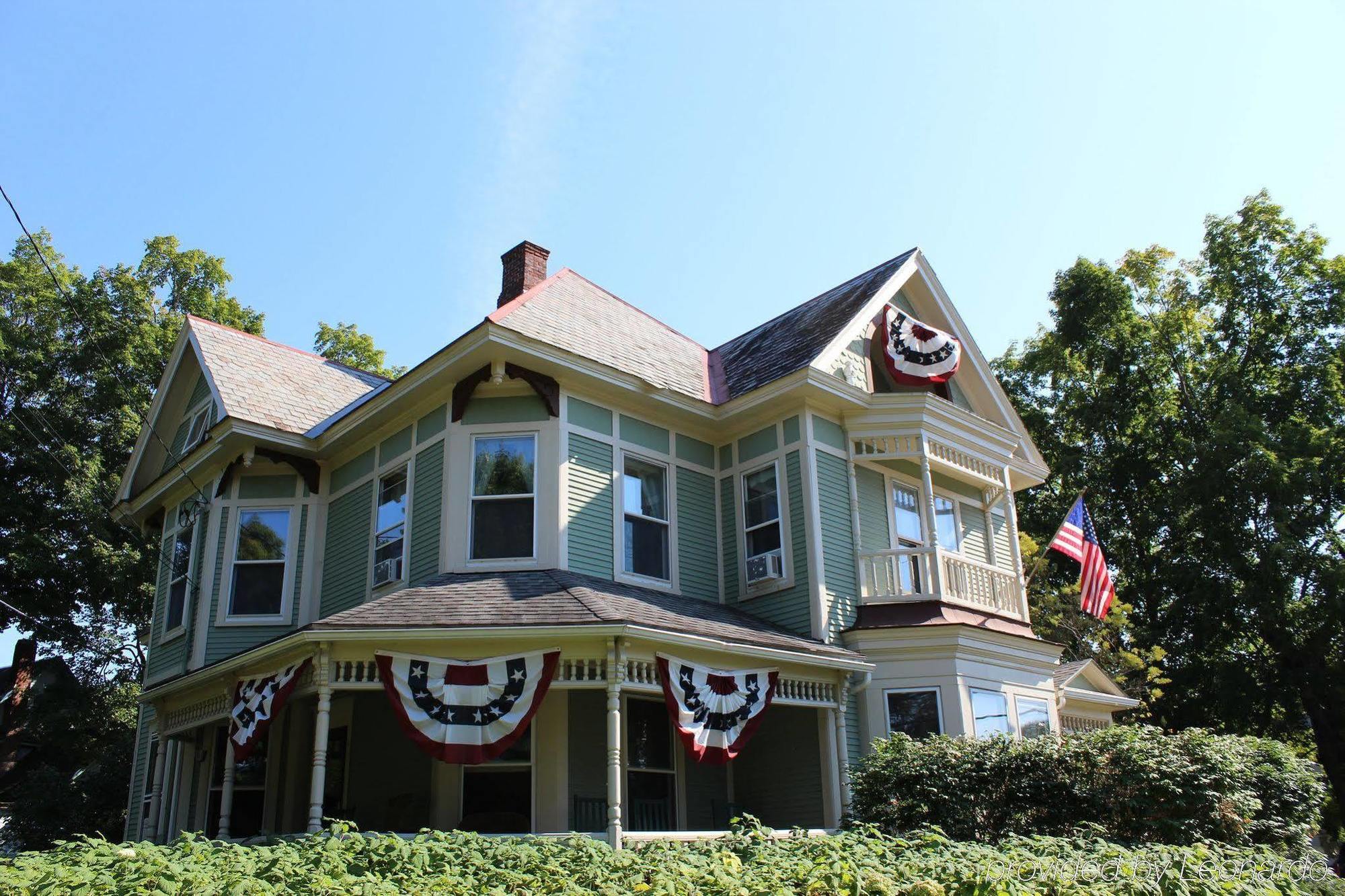 Heart Of The Village Bed & Breakfast In Shelburne Vt Exteriér fotografie