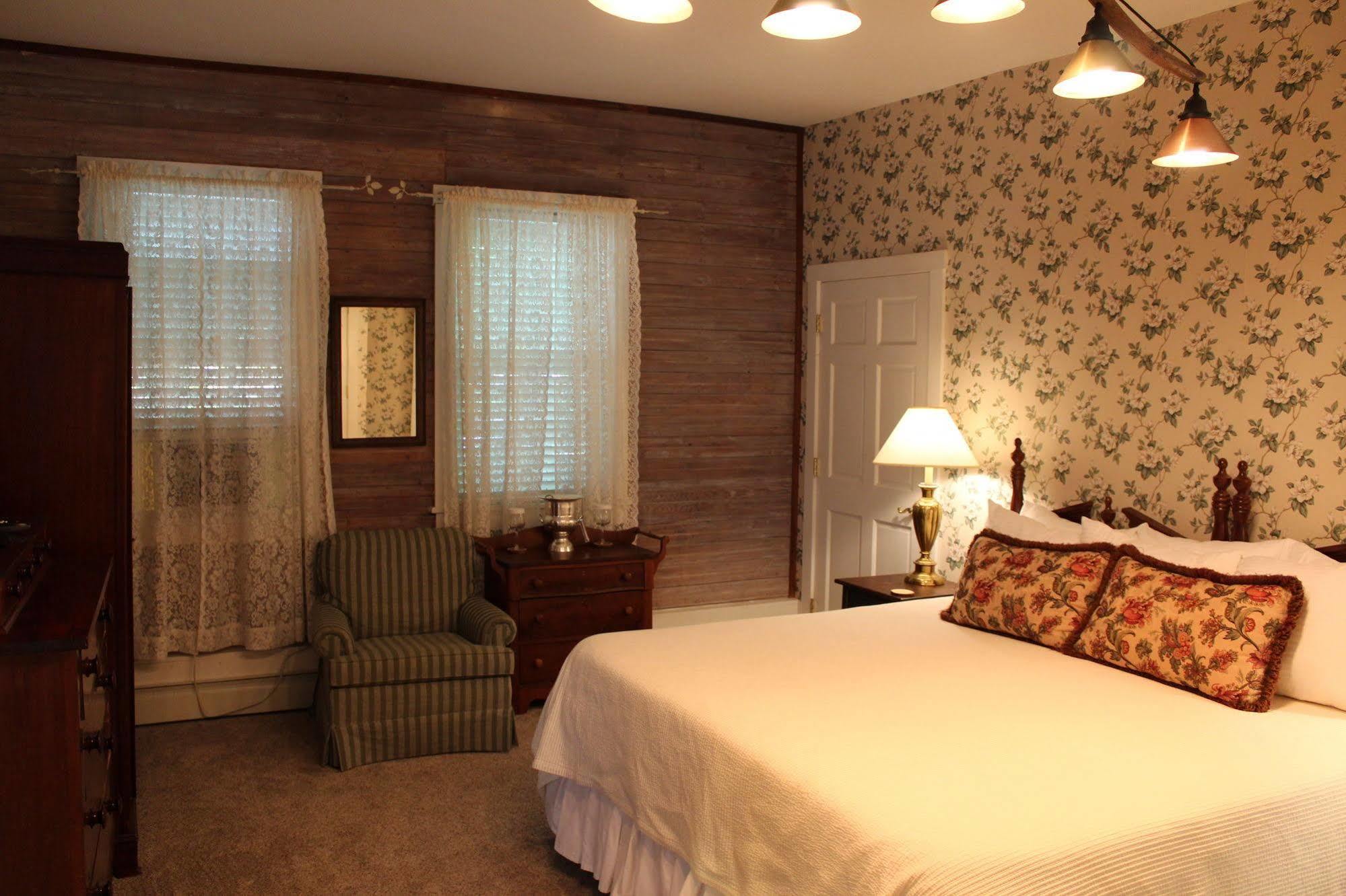 Heart Of The Village Bed & Breakfast In Shelburne Vt Exteriér fotografie