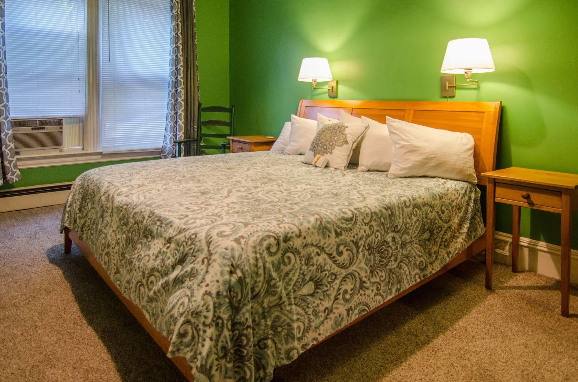 Heart Of The Village Bed & Breakfast In Shelburne Vt Exteriér fotografie
